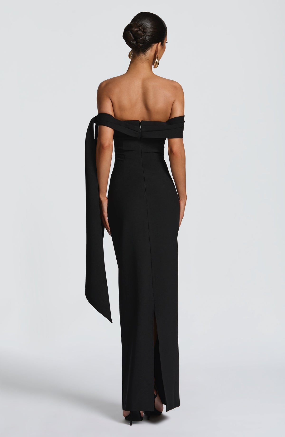 VESTIDO LONGO COM DECOTE OMBRO A OMBRO - TURIM