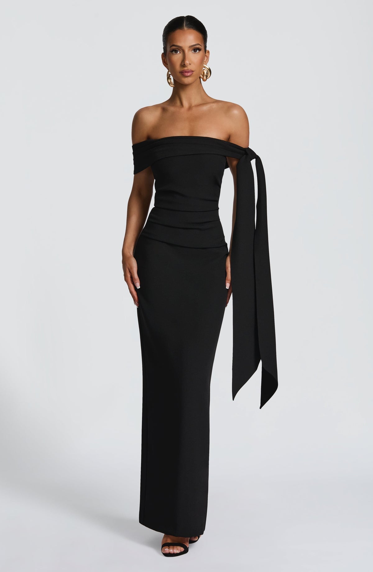 VESTIDO LONGO COM DECOTE OMBRO A OMBRO - TURIM