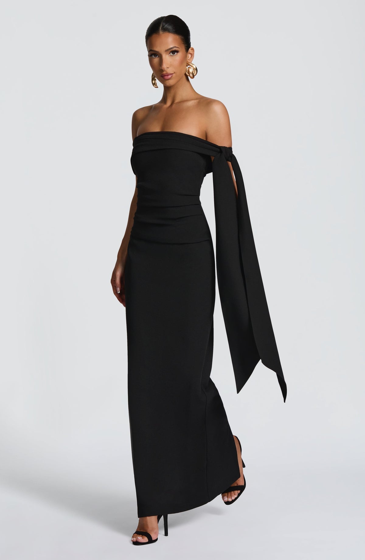 VESTIDO LONGO COM DECOTE OMBRO A OMBRO - TURIM