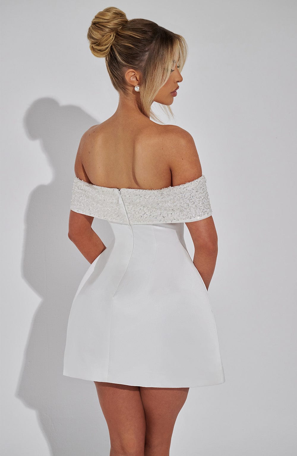 VESTIDO MINI OMBRO A OMBRO COM BRILHO - AZALEA