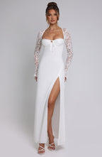 VESTIDO LONGO COM FENDA LATERAL E MANGAS EM RENDA - BRIENNE