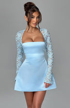 VESTIDO MINI COM DECOTE RETO E MANGAS EM RENDA - SANSA