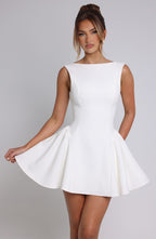 VESTIDO MINI BUFANTE COM DECOTE NAS COSTAS - REBECA