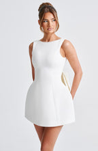 VESTIDO MINI COM LAÇO NAS COSTAS - PERLE