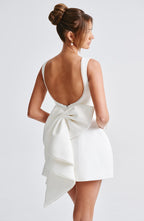 VESTIDO MINI COM LAÇO NAS COSTAS - PERLE