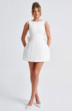 VESTIDO MINI COM LAÇO NAS COSTAS - PERLE