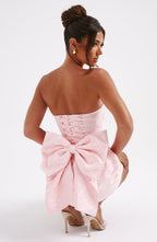 VESTIDO MINI COM DECOTE RETO E LAÇO NAS COSTAS - MARIAH