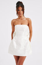 VESTIDO MINI COM DECOTE RETO E LAÇO NAS COSTAS - MARIAH