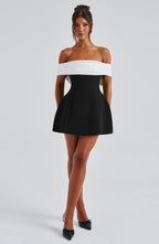 VESTIDO MINI OMBRO A OMBRO COM LAÇO NAS COSTAS - ADELINE