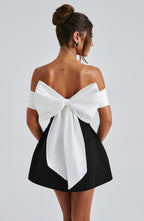 VESTIDO MINI OMBRO A OMBRO COM LAÇO NAS COSTAS - ADELINE