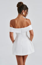 VESTIDO MINI OMBRO A OMBRO COM LAÇO NAS COSTAS - ADELINE