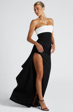 VESTIDO LONGO COM DECOTE RETO E FENDA LATERAL - LIZ