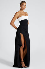 VESTIDO LONGO COM DECOTE RETO E FENDA LATERAL - LIZ