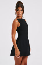 VESTIDO MINI COM ALÇAS E DECOTE NAS COSTAS - BELLA