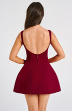VESTIDO MINI COM ALÇAS E DECOTE NAS COSTAS - BELLA