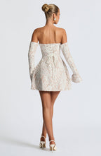 VESTIDO MINI EM RENDA COM DECOTE RETO MANGA LONGA - JASMINE