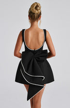 VESTIDO MINI COM LAÇO NAS COSTAS - PERLE