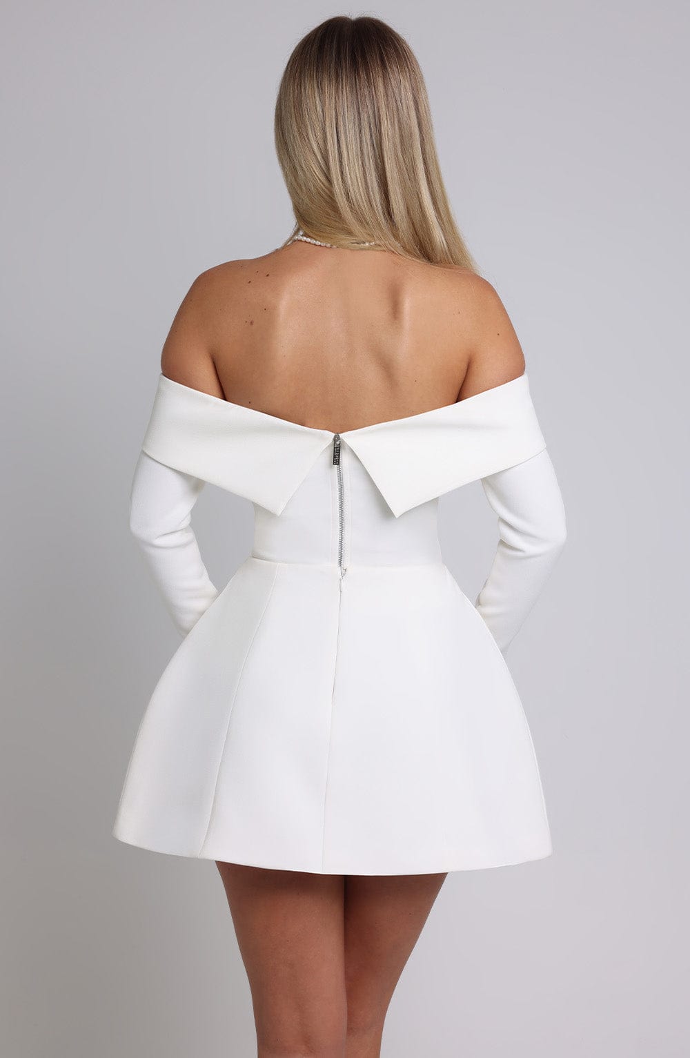 VESTIDO MINI COM DECOTE OMBRO A OMBRO - NARCISA - Use Viviena