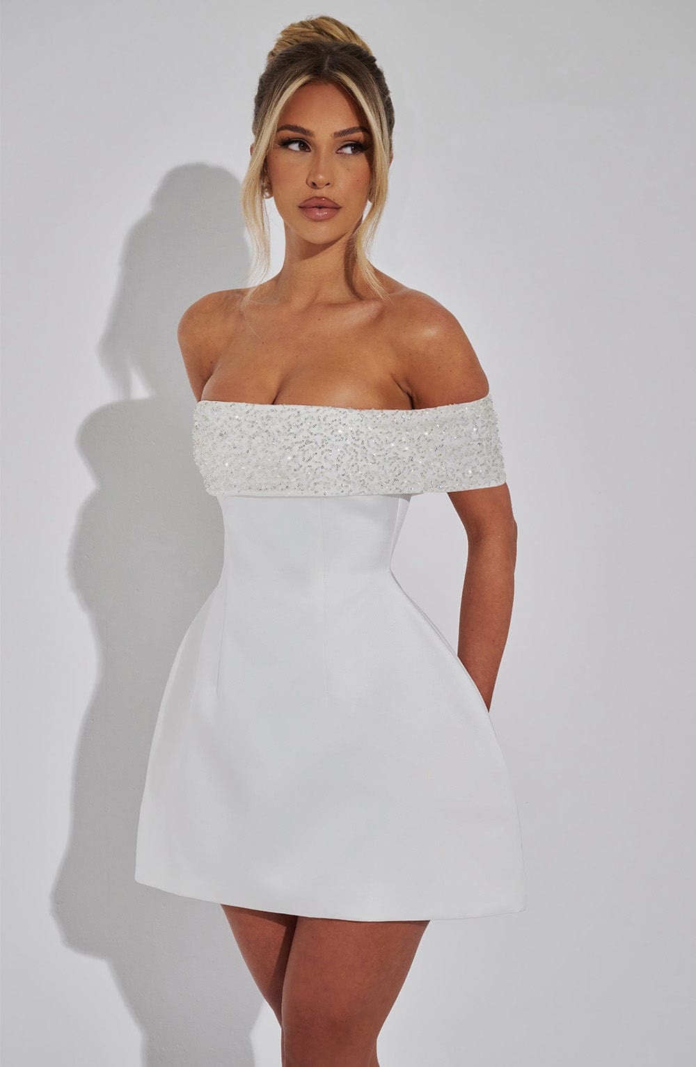 VESTIDO MINI OMBRO A OMBRO COM BRILHO - AZALEA - Use Viviena